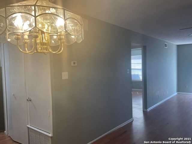 923 Vance Jackson Rd San Antonio, TX 78201 photo 4