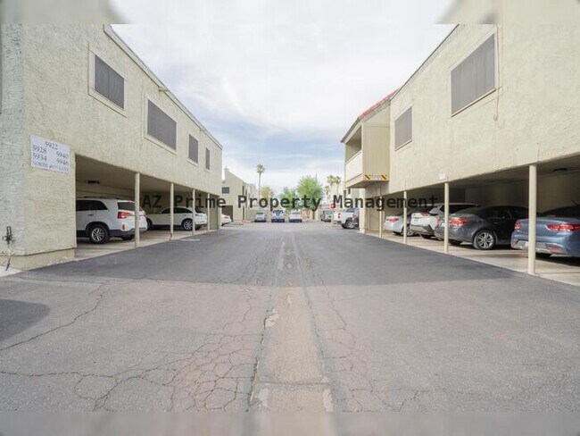 5922 North 48th Lane, Glendale, AZ 85301 photo 3