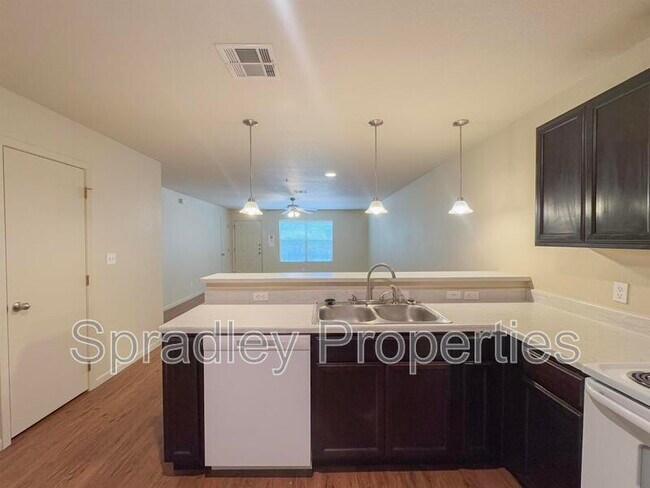 255 E 5th Ave Belton, TX 76513 photo 5
