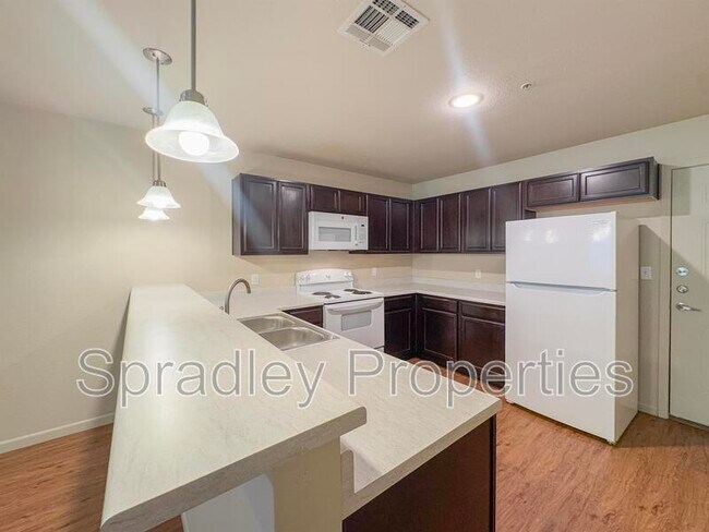 255 E 5th Ave Belton, TX 76513 photo 3