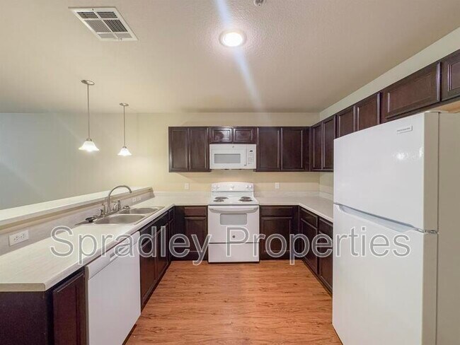255 E 5th Ave Belton, TX 76513 photo 4