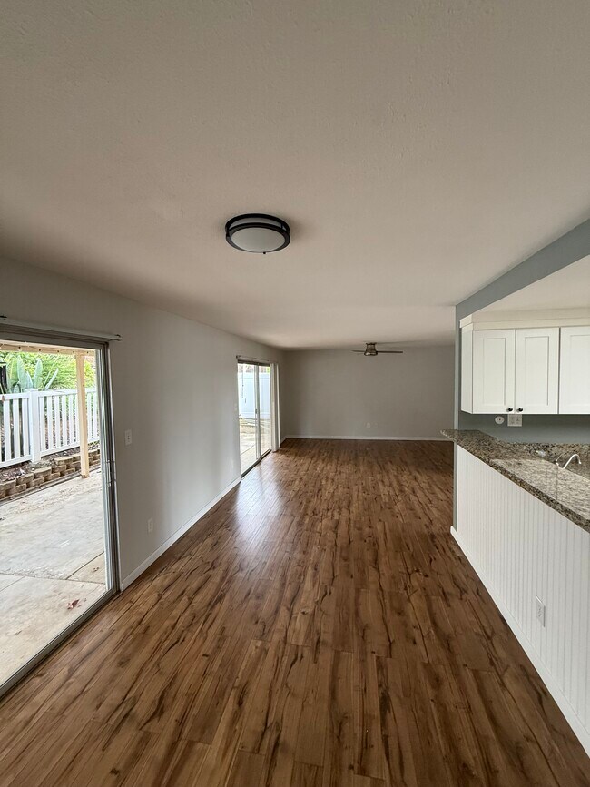 1886 Fairway Park Escondido, CA 92026 photo 4