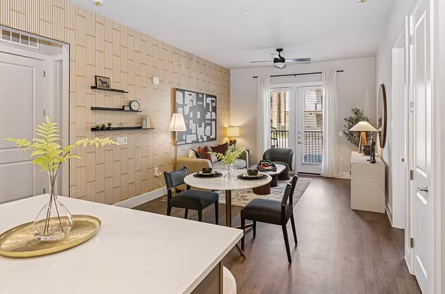 The Waylon Apartments & Townhomes photo 3