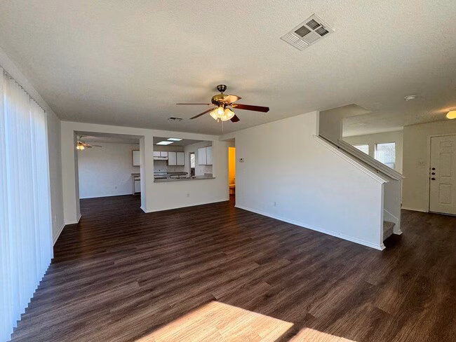 2013 Rim Rock Drive, Leander, TX 78641 photo 4