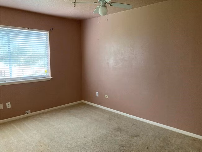 1839 Sherwood Forest Street, Houston, TX 77043 photo 4