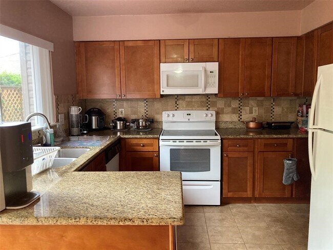 1839 Sherwood Forest Street, Houston, TX 77043 photo 5