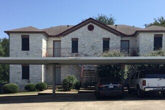 3104 Northwest Blvd Georgetown, TX 78628 photo 2