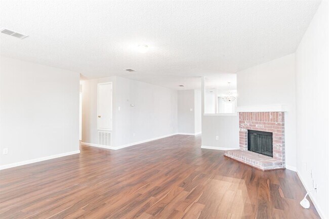 3335 Lipizzan Dr Denton, TX 76210 photo 3