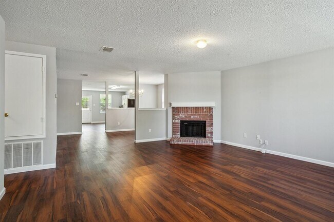 3335 Lipizzan Dr Denton, TX 76210 photo 2
