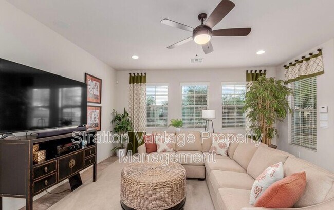4467 E Remington Dr. photo 4