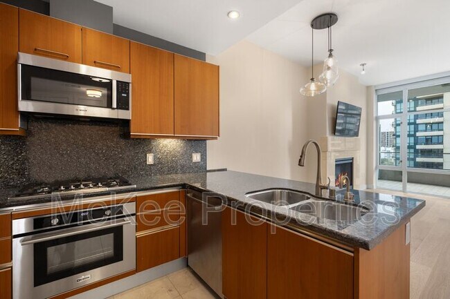 550 Front St San Diego, CA 92101 photo 4
