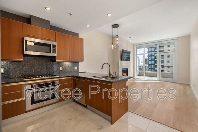 550 Front St San Diego, CA 92101 photo 2