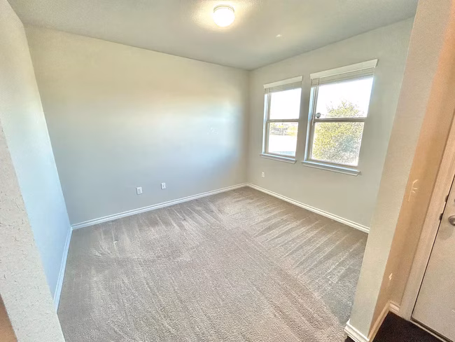 7305 Vidrine St Austin, TX 78754 photo 4