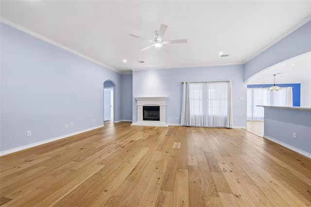 835 Evergreen Ln Burleson, TX 76028 photo 5