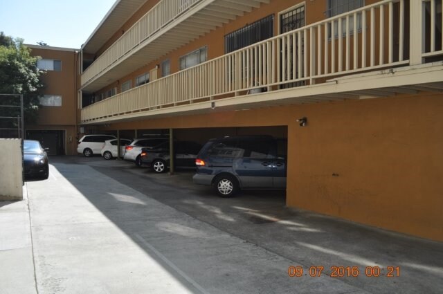 605 Scott Street Apartments photo 3