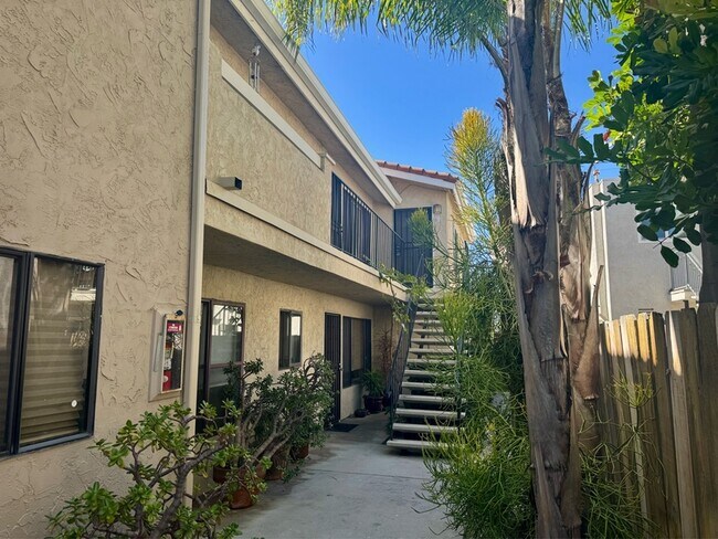 4576 Hawley Blvd San Diego, CA 92116 photo 2