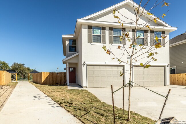10351 Lynwood Crk San Antonio, TX 78245 photo 2