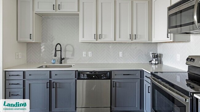 750 Fort Worth Ave Dallas, TX 75208 photo 5