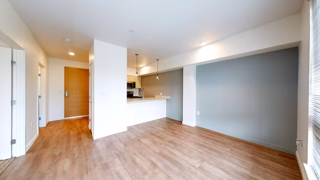 Crane Interbay Apartments photo 4