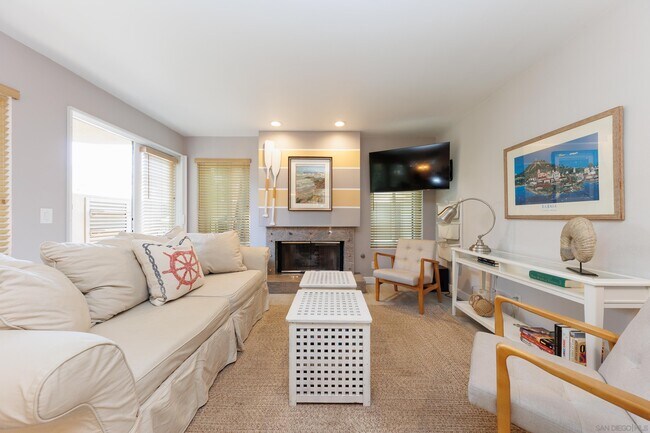 8132 Camino del Sol San Diego, CA 92037 photo 2