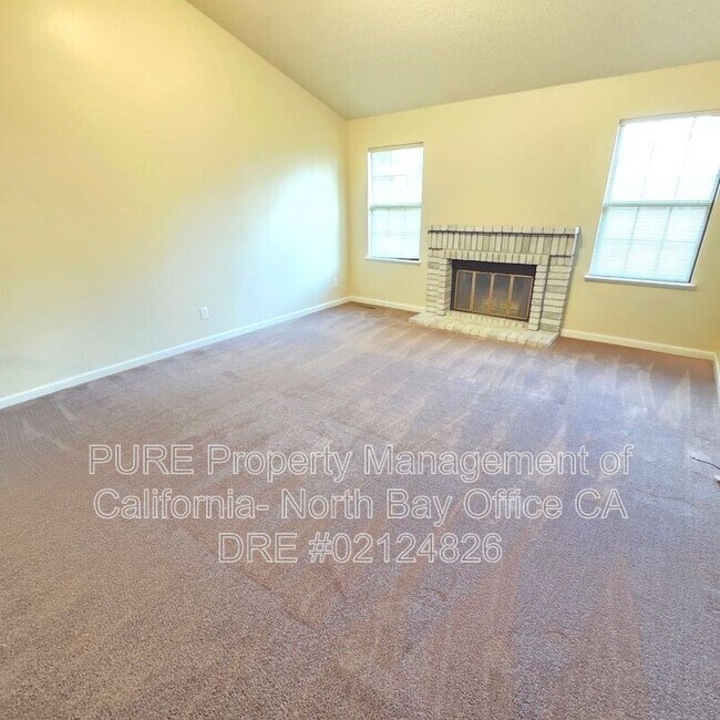1641 Culpepper Dr Petaluma, CA 94954 photo 4