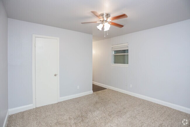 Ridge & Parkdale Apartments photo 4