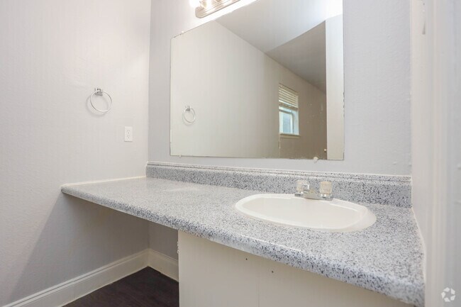 Ridge & Parkdale Apartments photo 3