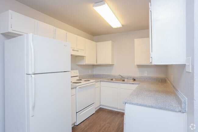 Ridge & Parkdale Apartments photo 2