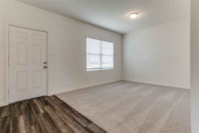 10301 Castle Lyons Lane, Crowley, TX 76036 photo 5