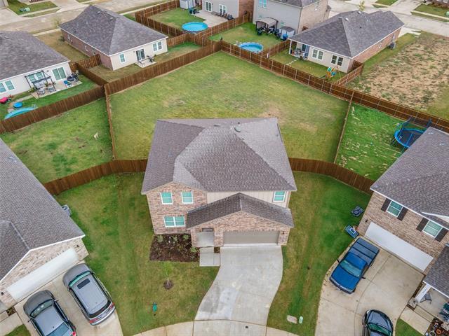 10301 Castle Lyons Lane, Crowley, TX 76036 photo 2