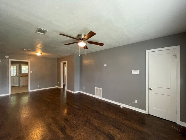 1805 Duncan Ave Killeen, TX 76541 photo 2