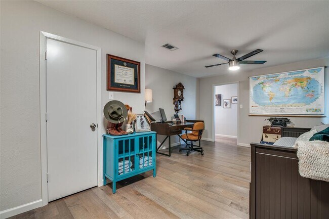 2321 Norway Dr Garland, TX 75040 photo 3