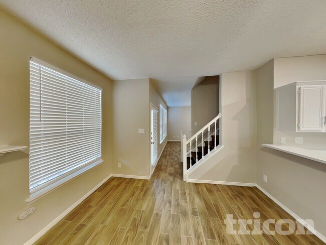 317 Meandering Way Court, Glenn Heights, TX 75154 photo 4