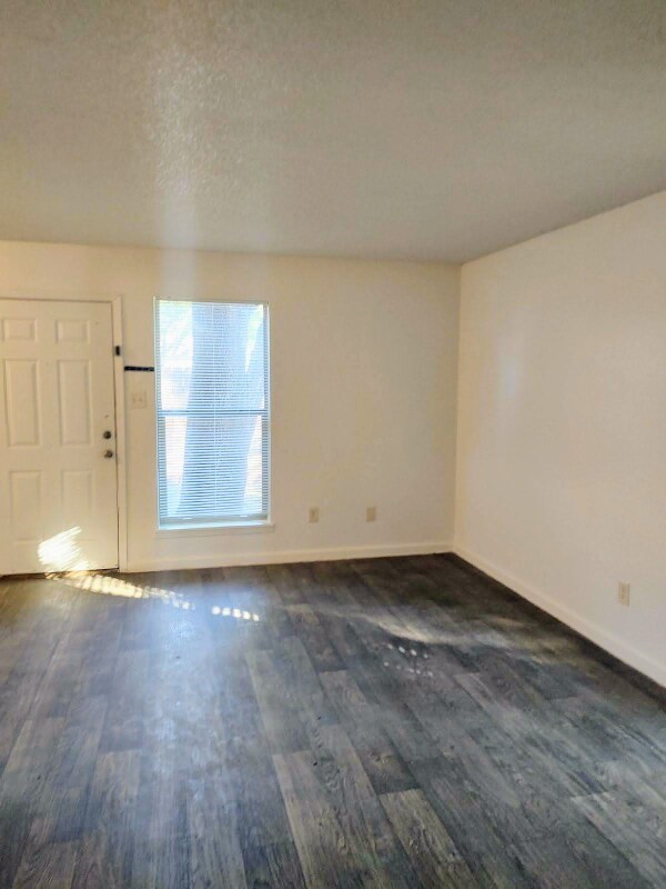 1907 Hearthstone Drive, Austin, TX 78757 photo 2