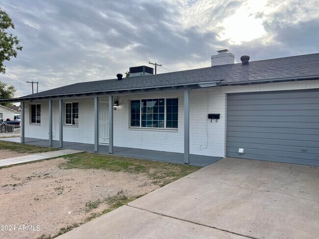 2914 N 49th Ave Phoenix, AZ 85031 photo 3