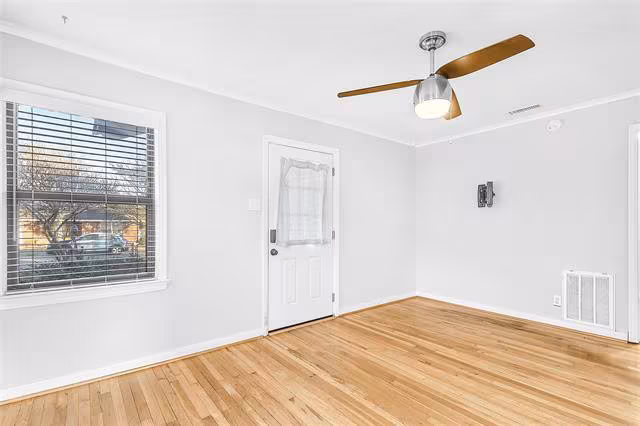 507 S Gilpin Ave Dallas, TX 75211 photo 2