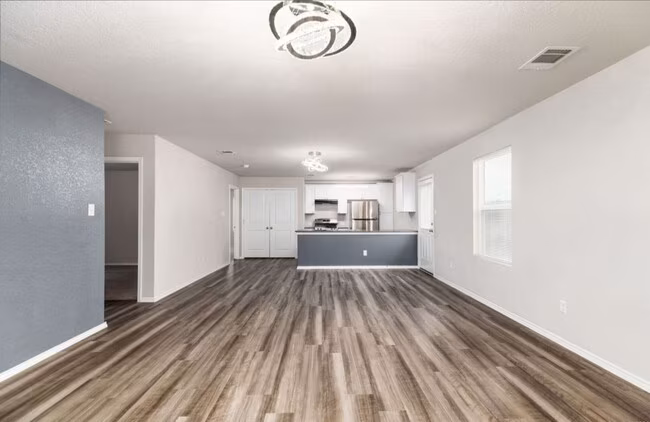 5910 Lady Ln San Antonio, TX 78242 photo 2