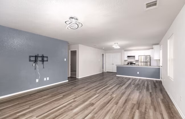 5910 Lady Ln San Antonio, TX 78242 photo 4