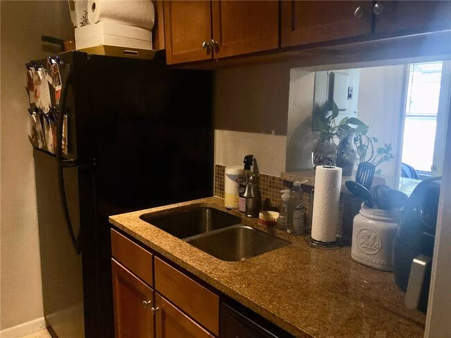 Adorable 1 Bedroom Apartment photo 5