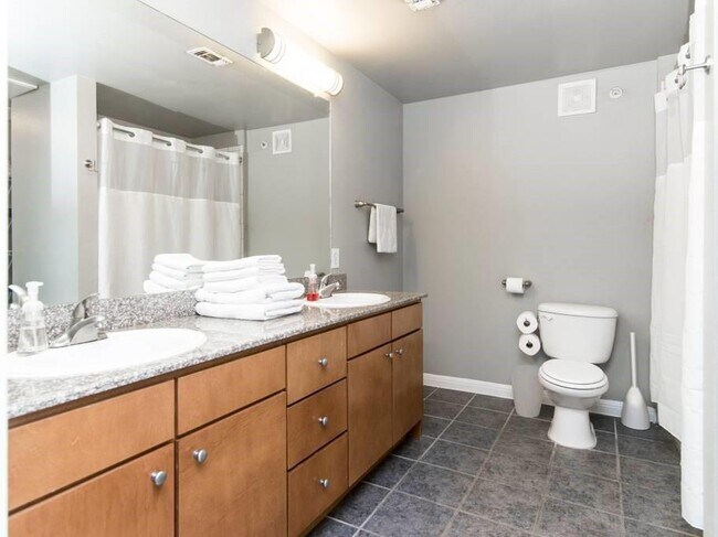 2502 Leon St Austin, TX 78705 photo 2