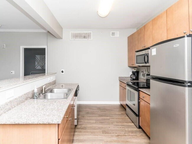 2502 Leon St Austin, TX 78705 photo 5