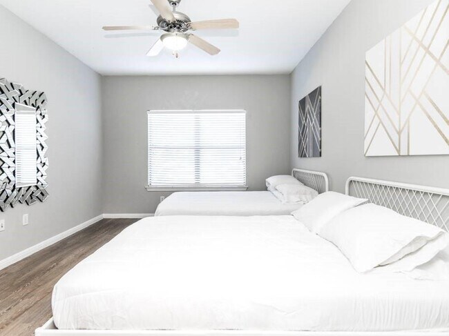 2502 Leon St Austin, TX 78705 photo 3