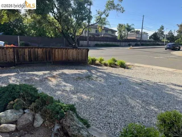 1961 Hemlock Dr Oakley, CA 94561 photo 4