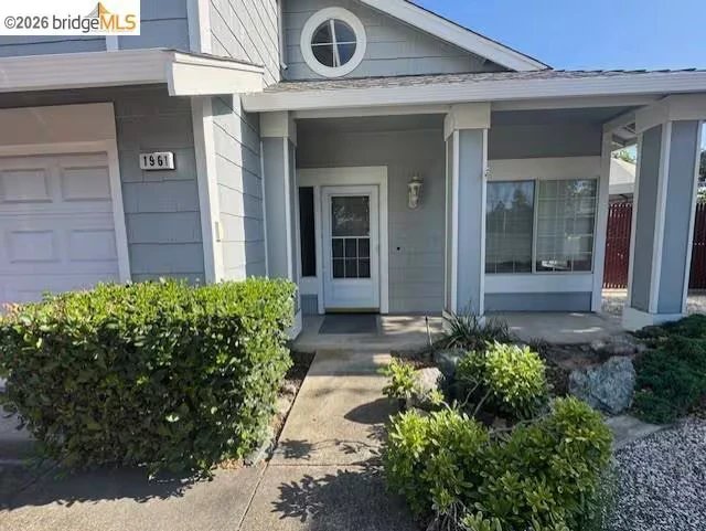 1961 Hemlock Dr Oakley, CA 94561 photo 2