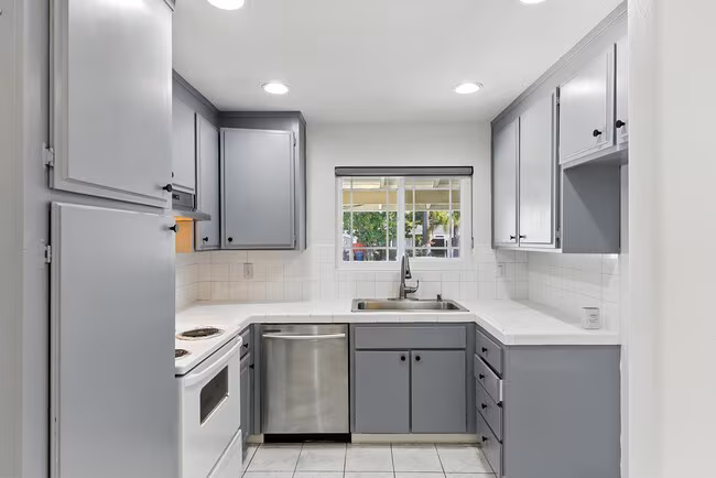 Charming 4 Bedroom 2 Bath Home in the Evergreen Area photo 2