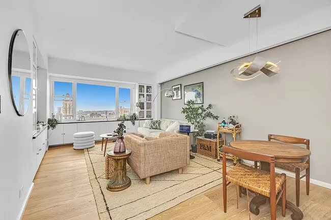 60 E 8th St New York, NY 10003 photo 5