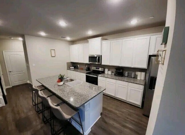 1270 Alamo Drive, Lewisville, TX 75077 photo 3