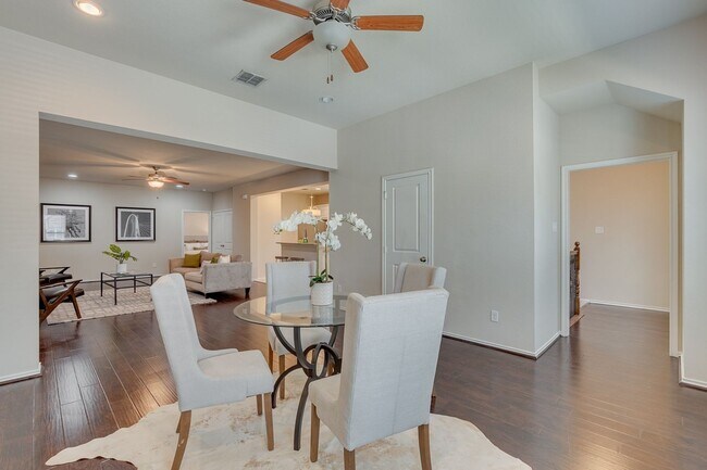 2705 McCart Ave Fort Worth, TX 76110 photo 5