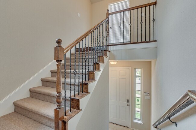 2705 McCart Ave Fort Worth, TX 76110 photo 2