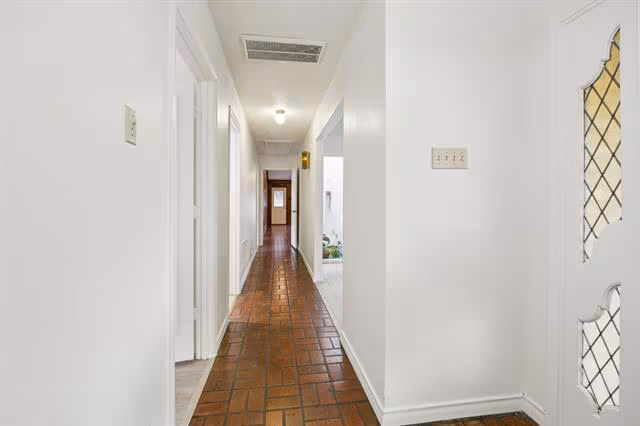 7639 Dentcrest Drive, Dallas, TX 75254 photo 3